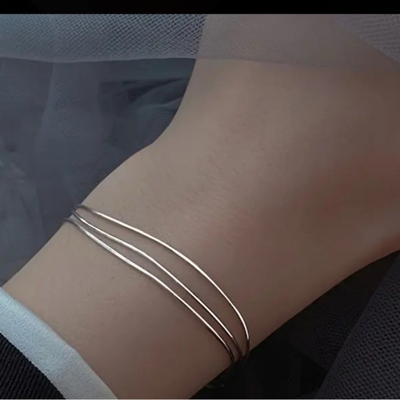 Sterling Silver Delicate Three Chain Snake Bracelet NWT - Picture 2 of 4